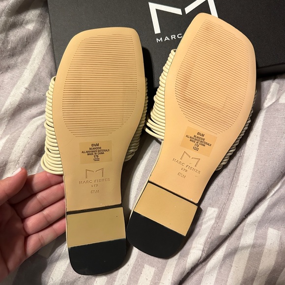 Marc Fisher Sandal - Picture 3 of 4